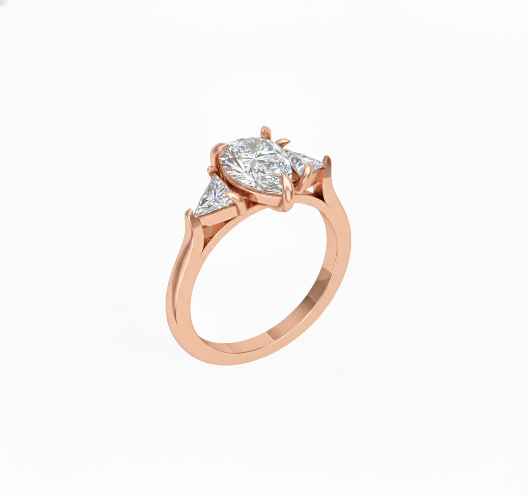 Anillo de Compromiso de 3 Piedras con Diamante Pera y Triángulos Laterales