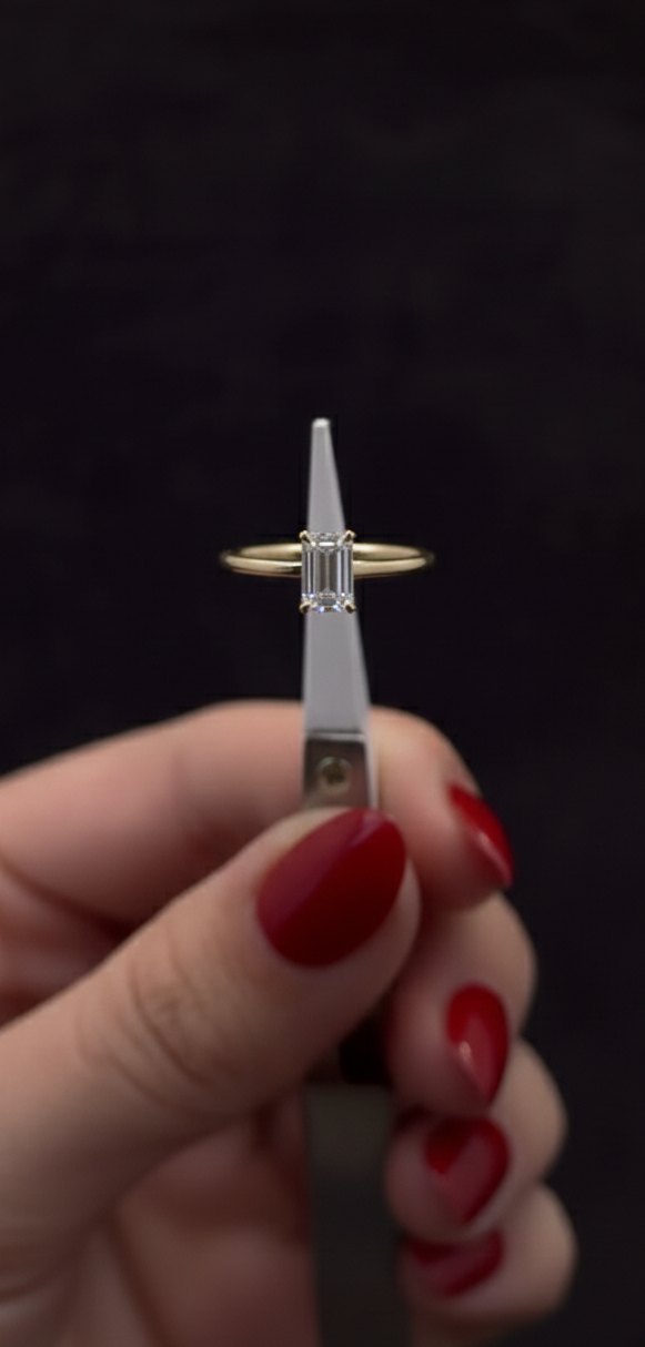 Anillo de Compromiso Oro 14K - Diamante Lab Grown Corte Esmeralda 0.51 CTW