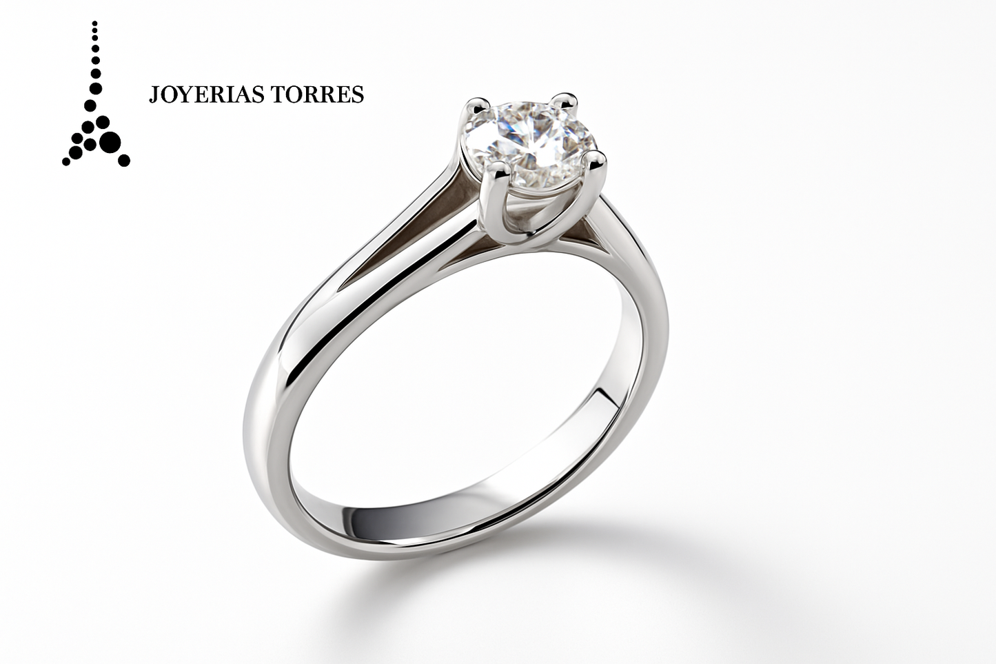 Anillo de compromiso con fondo blanco