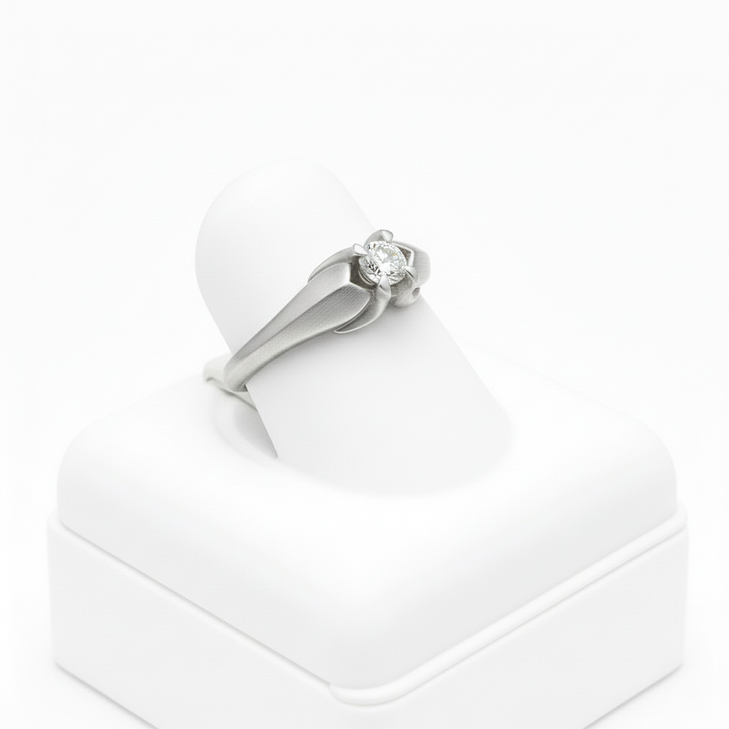 Anillo de compromiso volteado