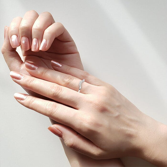 Churumbela Eternity con Incrustaciones Brillantes en Forma de Corona