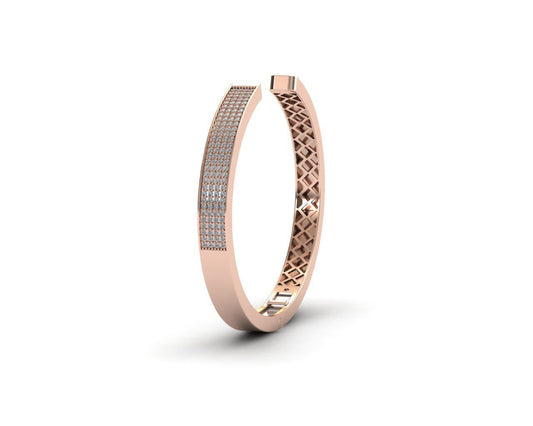 Hermoso Brazalete de Oro Rosado con Incrustaciones