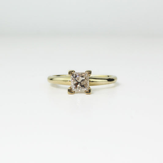 Anillo Solitario en Oro Amarillo 14k Con Diamante GIA Corte Princesa