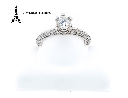 Anillo GIA con diamante en forma brillante