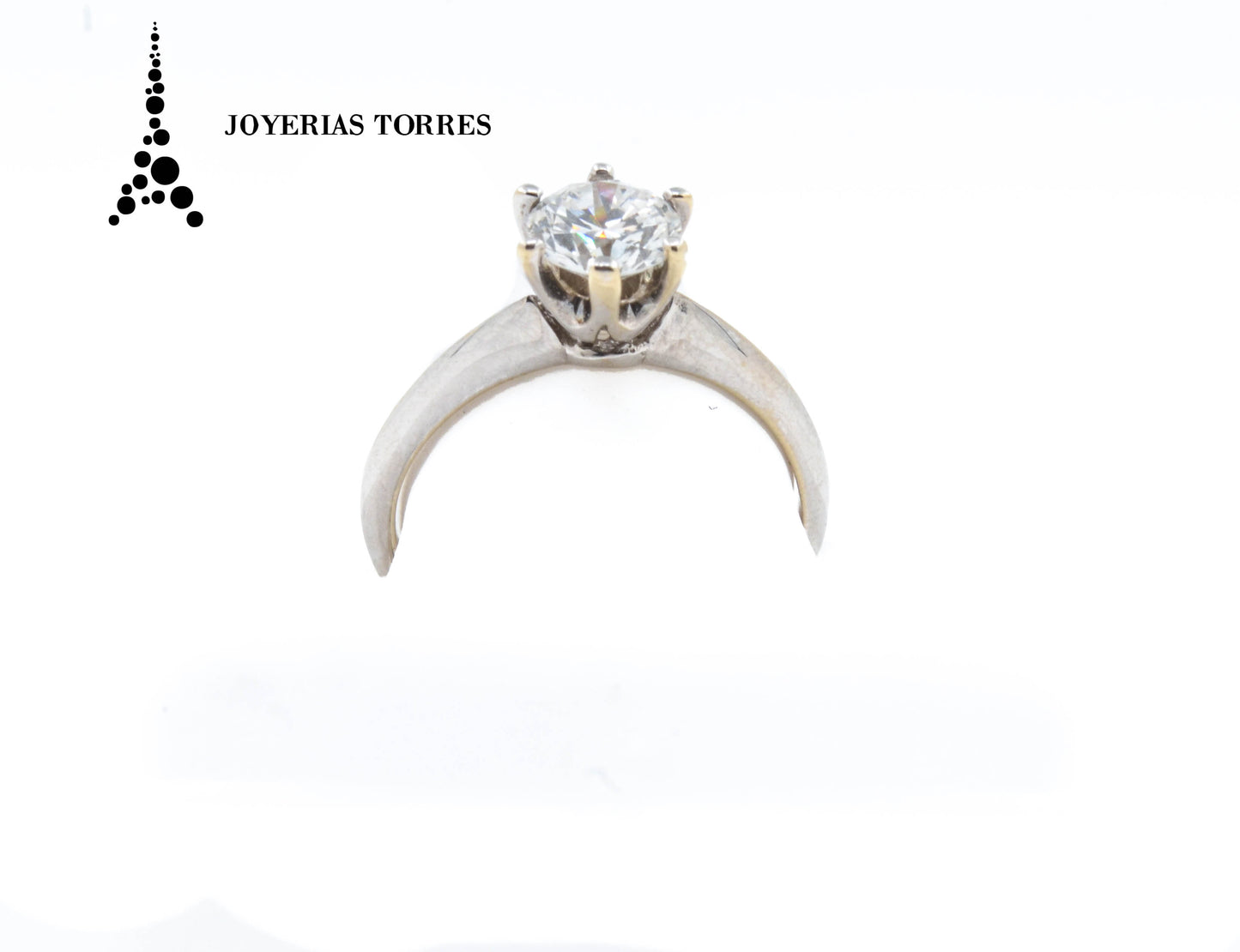 Anillo GIA con diamante en forma brillante