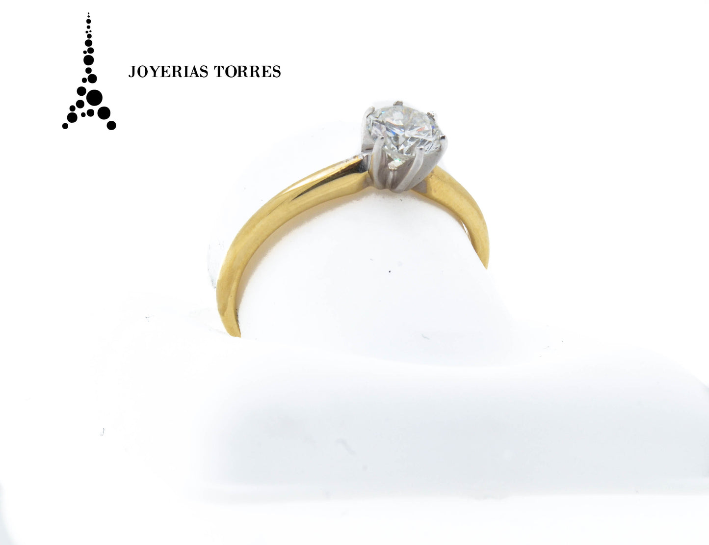 Anillo GIA con diamante en forma brillante