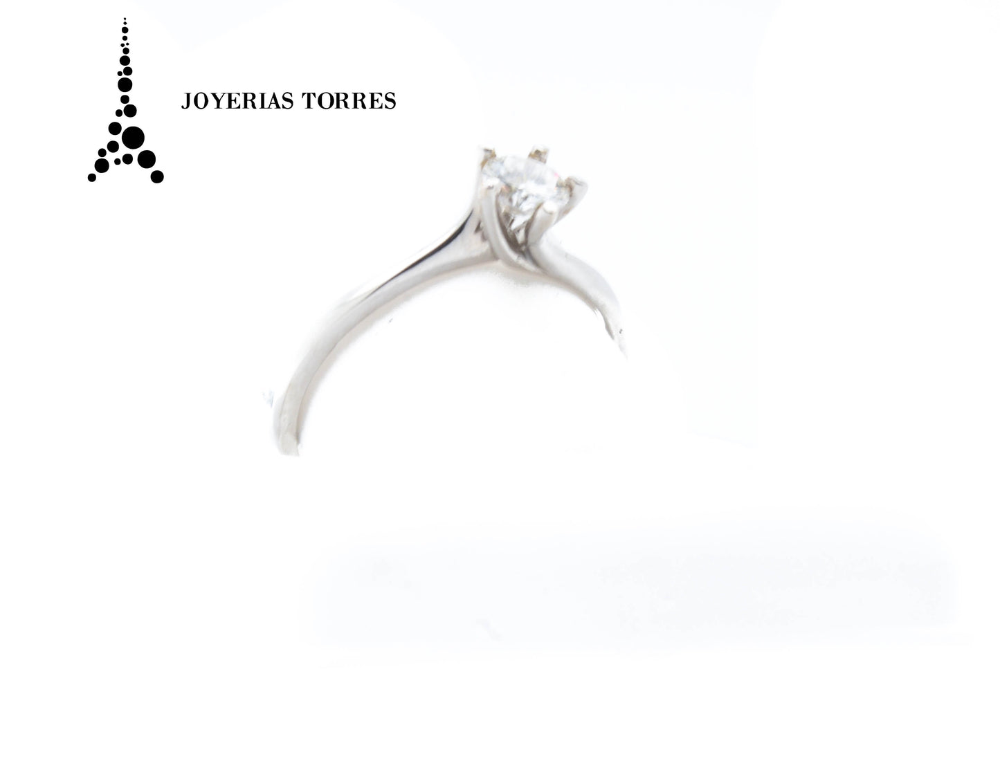 Anillo GIA con diamante forma brillante