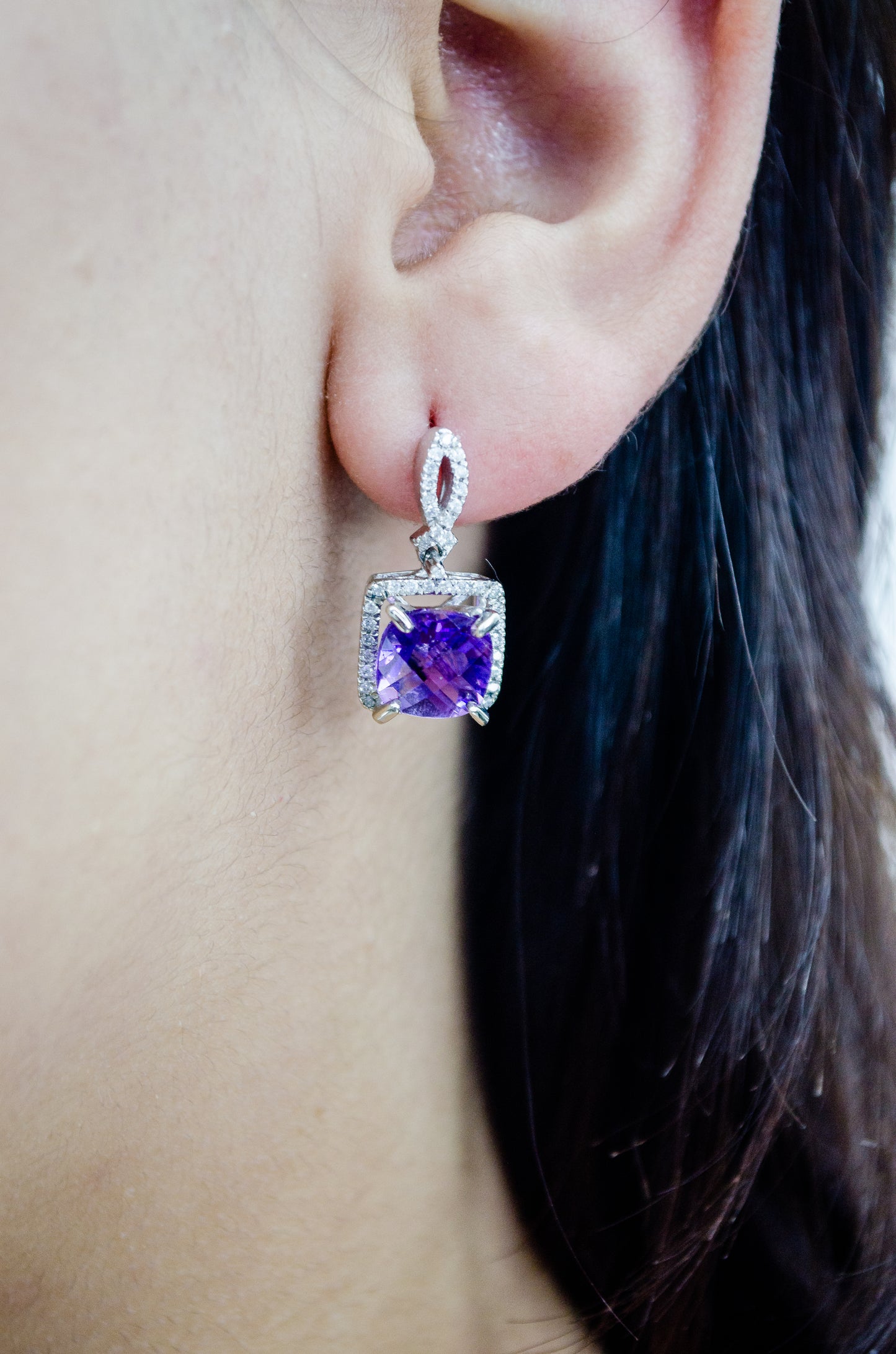 Aretes de Amatista con Incrustaciones de Diamante