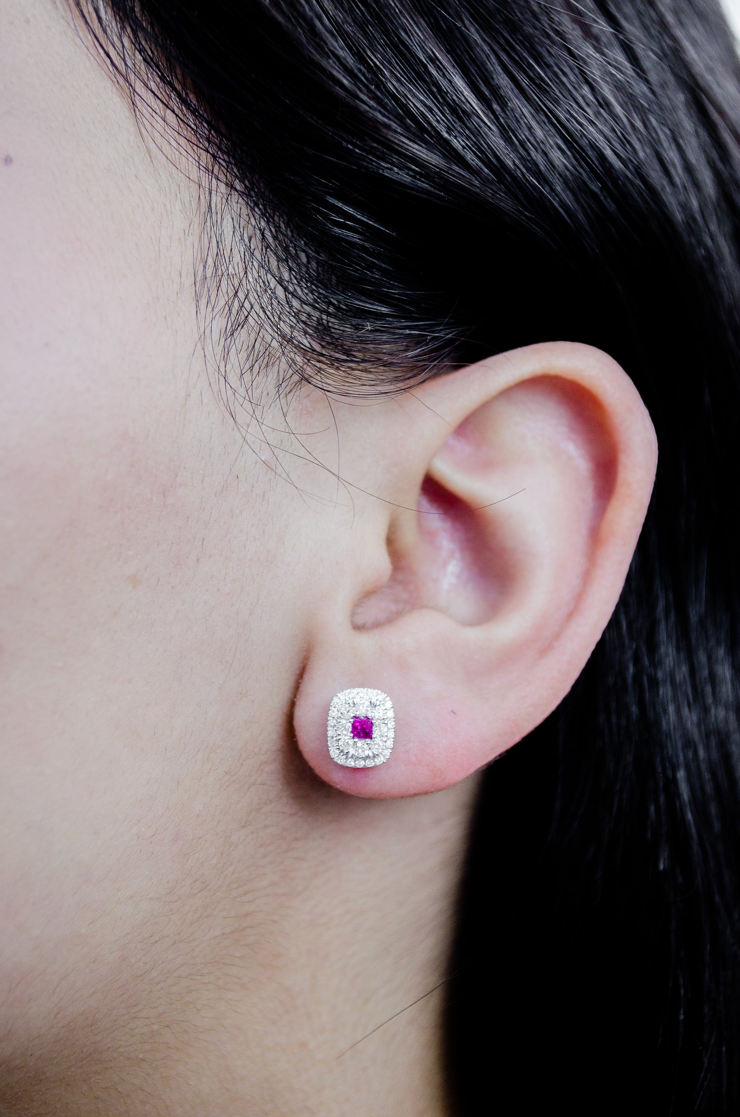 Aretes de oro con Incrustaciones de Diamante