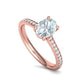 Anillo de Compromiso de Oro con Diamantes Central Ovalada Brillante