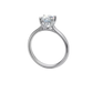 Anillo de Compromiso con Incrustación Oval y Halo Oculto