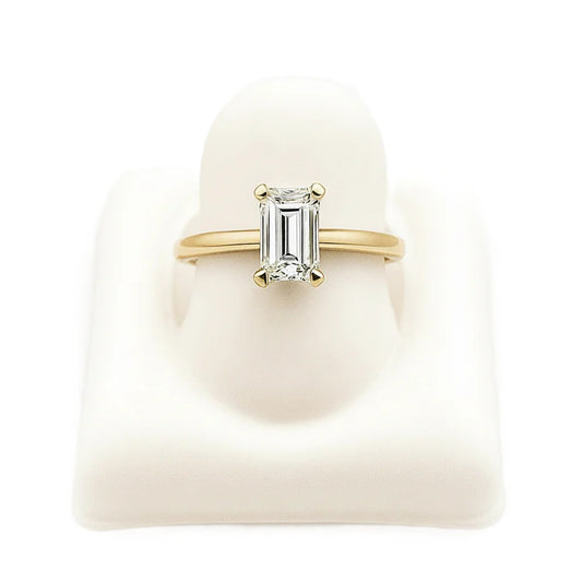 Anillo Solitario GIA con Diamante Corte Esmeralda Oro 14k