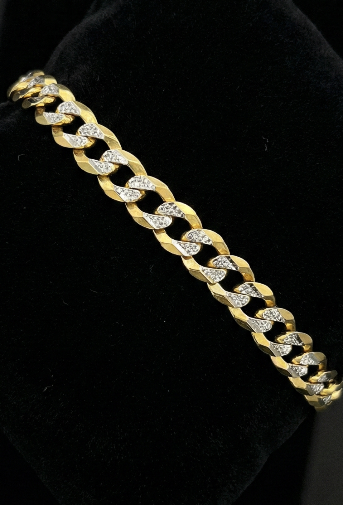 Pulso cubano Diamantado 22 cm * 8mm, 16.8 gr 10k Oro Amarillo Solido