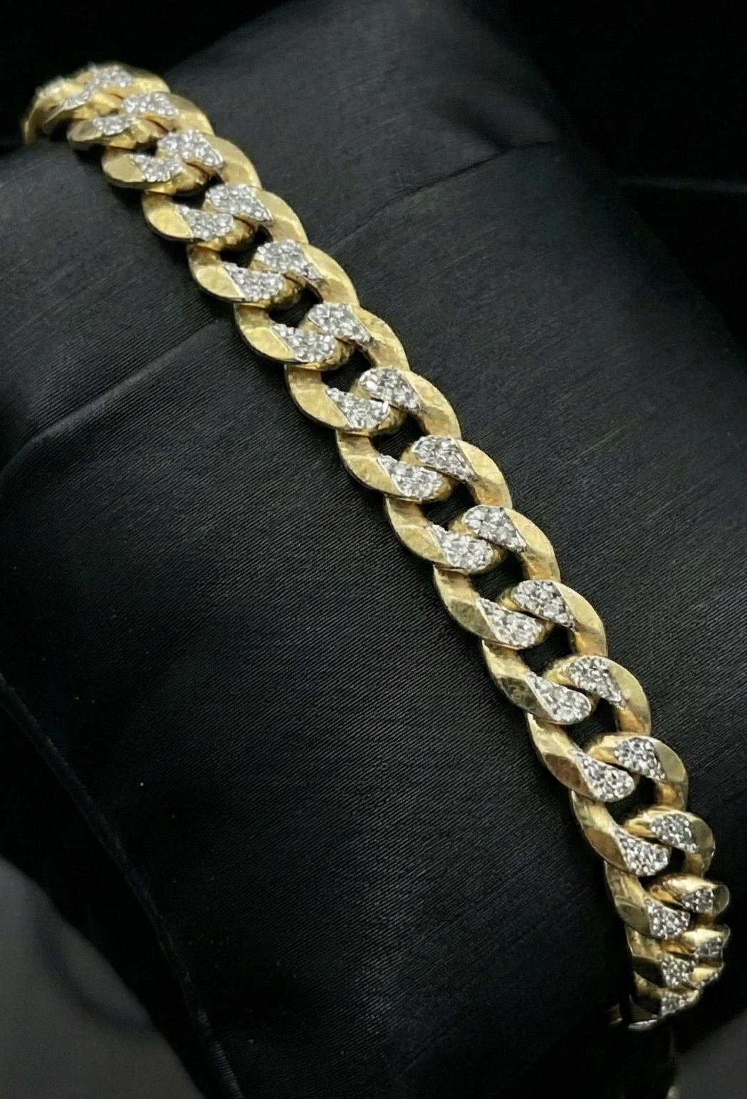 Pulso cubano Diamantado 22 cm * 8mm, 16.8 gr 10k Oro Amarillo Solido