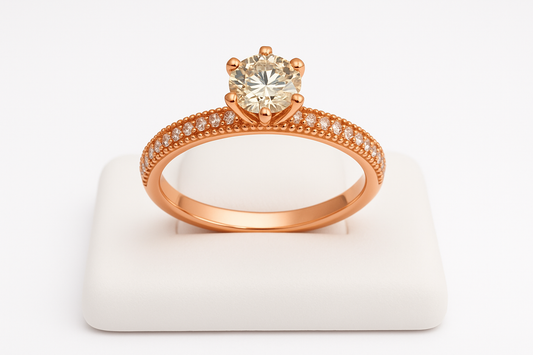 Anillo de compromiso en oro rosa mejorado