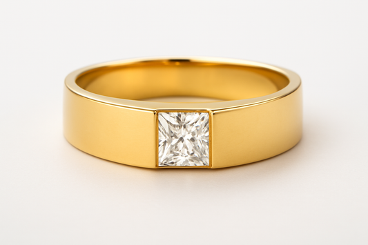 Anillo de oro amarillo con diamante mejorado