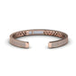 Hermoso Brazalete de Oro Rosado con Incrustaciones