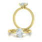 Anillo de Compromiso Elegante con Incrustación de Corte Oval