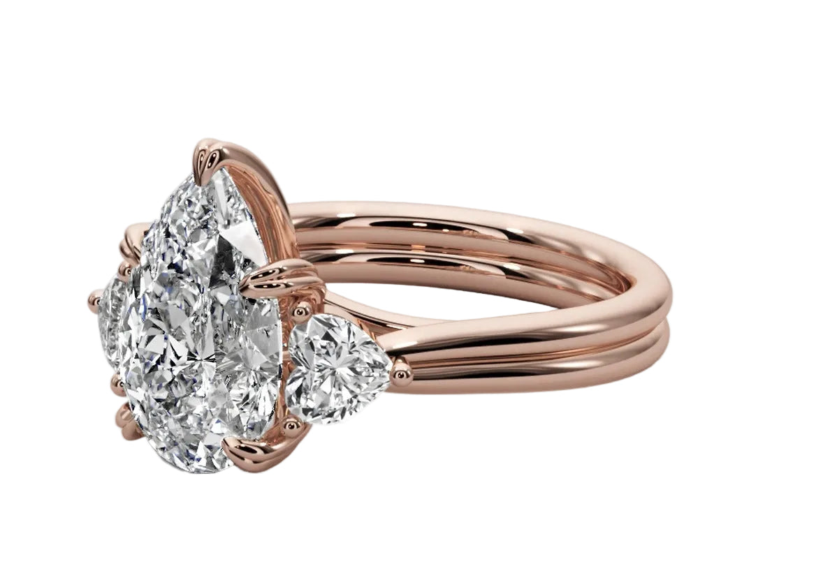 Anillo Gota Royal con Piedra Central Corte Pera