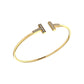 Ostentoso Brazalete Tiffany T de Oro Acompañado de Incrustaciones