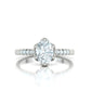 Anillo de Compromiso de Oro Pave con Diamantes a los costados y  Central Oval