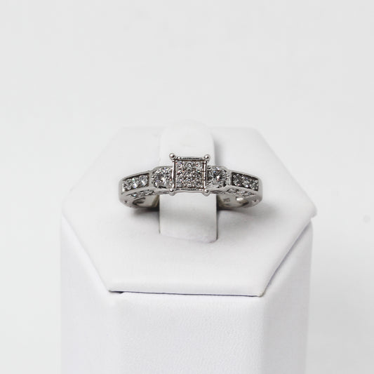 Anillo Solitario GIA Oro Blanco 14k con Laterales de Diamantes