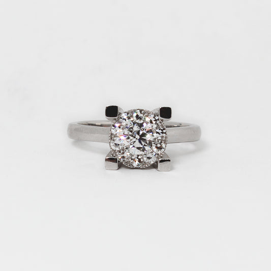 Anillo Solitario En Oro Blanco 14k con Montadura a 4 Uñas con Diamantes