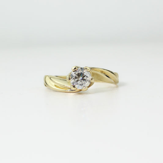 Anillo Solitario de Diamante Natural Montado en Anillo de Oro Amarillo 14k
