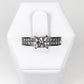 Anillo Solitario con Diamante Corte Princesa GIA  y Diamantes Latetales